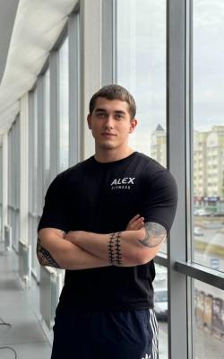 Инструктор тренажерного зала Брыкин Иван