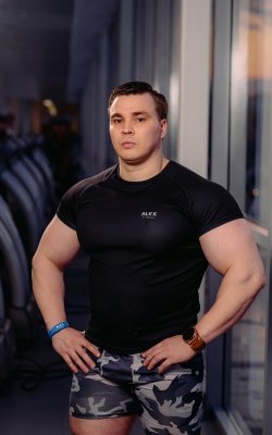 Александр Ермолаев<