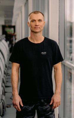 Инструктор детского фитнеса Ринат Гафуров