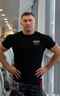 Инструктор тренажерного зала Дмитриев Антон